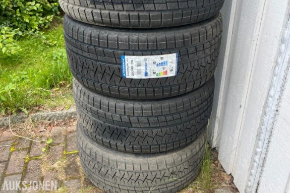 2425 Triangle Snowlink 255/35/20 NYE Nye vinterdekk
